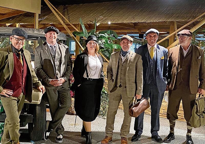 Eine lustige Truppe: Der Goldies Club Obergösgen kleidet sich im Stil der 1920er-Jahre – nicht nur an der Fasnacht. (Bild: ZVG)
