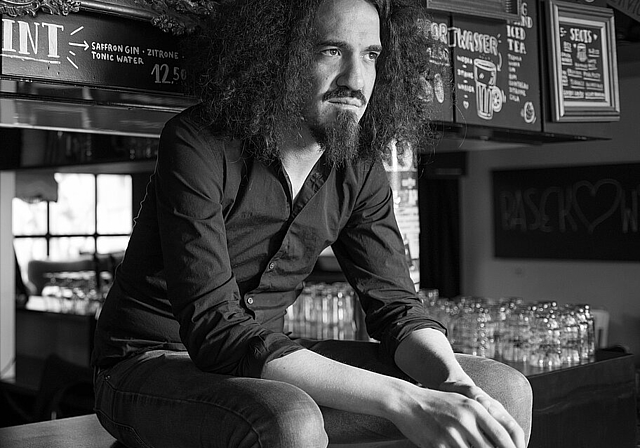 <em>Daniel Kissling</em>, Kulturschaffender und Barkeeper. (Bild: M. Isler)