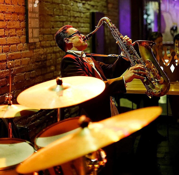 «The Jazz-Station» mit dem Oltner Saxofonisten Roland Philipp spielt am 30. November ein Konzert im Lichtspiele. (Bild: André Albrecht)