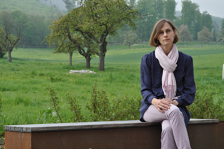 Die dreifache Mutter Sabina Ribaudo schätzt die naturnahe Lage und die guten ÖV-Verbindungen in Olten. (Bild: B. Beyeler)