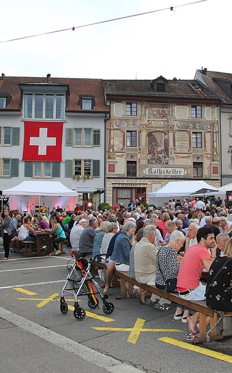 Im vergangenen Jahr wurde die Bundesfeier in Olten nach verschiedenen anderen Standorten wieder einmal auf dem Klosterplatz durchgeführt. (Bild: mim)