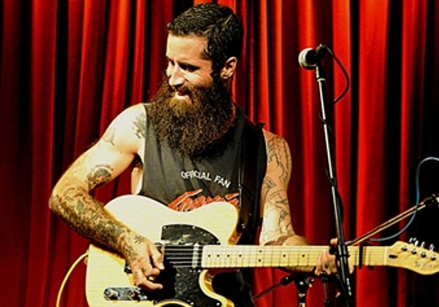 J.P. Harris wird am Sonntag, 20. August auf dem Bauernhof Wyss in Boningen das Herz jedes wahren Country-Fans höher schlagen lassen. (Bild: ZVG)