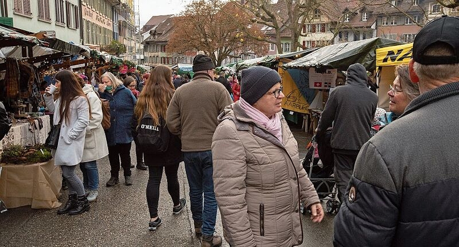 Wie schön, sich mit Freunden und Bekannten auszutauschen.