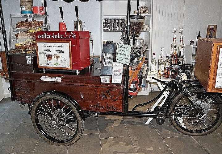 Eine Attraktion für sich: das Coffee-Bike im Eingangsbereich. (Bilder: Achim Günter)
