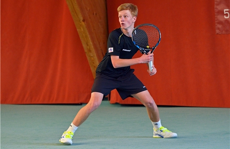 Nach seinem Erfolg an der Swiss Junior Trophy in Oberentfelden (Bild) nimmt Luca Keist ab Samstag, 13. Februar am Qualifikationsturnier des ITF Men’s Future-Turnier im Tennis-Center Trimbach teil. (Bild: H. Ingold)