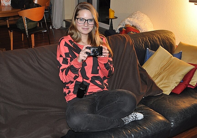 Immer mit ihrer Kamera bewaffnet: Oltner Vloggerin Daniela Vögtlin. vwe)