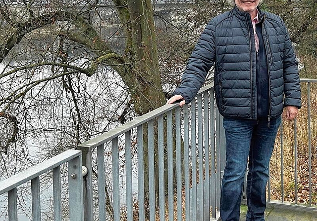Wasser ist sein Element, weshalb Gery Meier gerne in der Aare fischen geht. (Bild: Caspar Reimer)