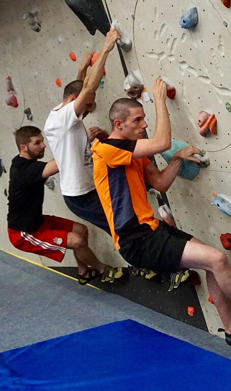 Schnupperkurse im «Bouldern» am Geburtstag des Momentums. (Bild: ZVG)