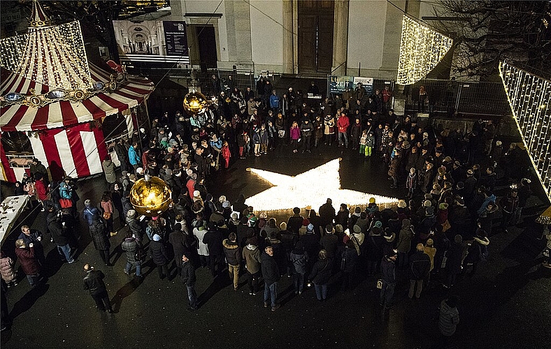 Erstmals wurde in Olten die Ankunft des Friedenslichts von Bethlehem mit dem Entzünden von 3’000 Kerzen gefeiert. (Bild: Christina Brun)
