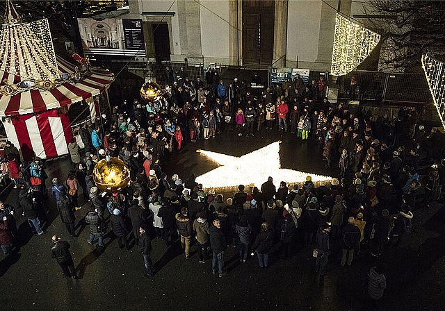 Erstmals wurde in Olten die Ankunft des Friedenslichts von Bethlehem mit dem Entzünden von 3’000 Kerzen gefeiert. (Bild: Christina Brun)
