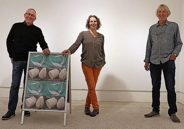 Der Kunstverein Olten startet morgen mit einer neuen Ausstellung (v.l.): Wädu Nützi, Regina Graber und Präsident Christof Schelbert. (Bild: mim)