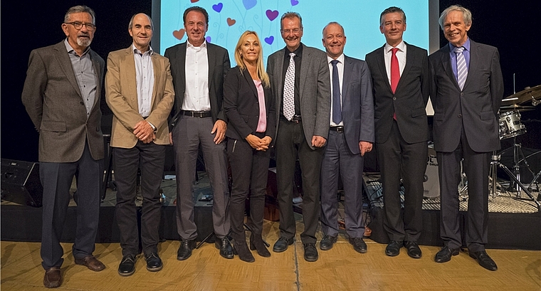 (v.l.) Dr. Rudolf Stäubli (Facharzt FMH für Kardiologie), Dr. Stefan Goerre (Facharzt FMH für Kardiologie), Dr. Max Misteli (Facharzt FMH für Kardiologie), Manuela Grünig (Dipl. Pflegefachfrau HF, Kantonsspital Olten, Prof. Dr. Hugo Saner (Facha