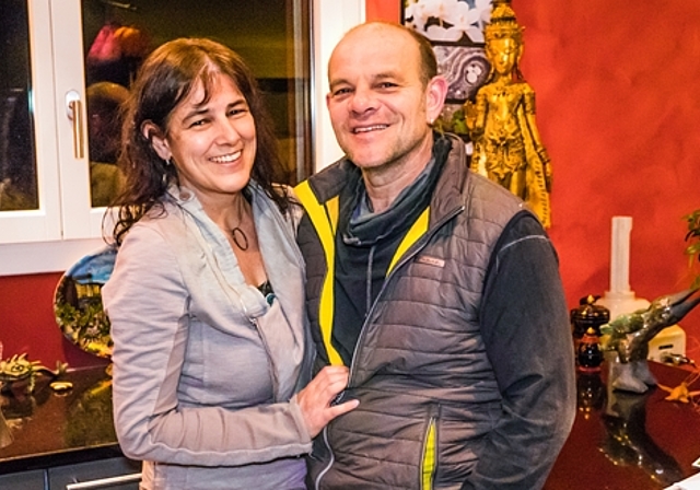 Kaminfeger und Berufslehrer in Olten: Kurt Fischer mit seiner grossen Liebe Regula. (Bild: SRF)