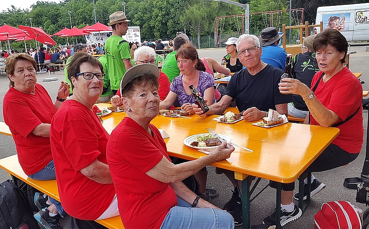 Das gemeinsame Mittagessen gab den Frauen der SATUS Turnvereine Gelegenheit zu freundschaftlichem Beisammensein. (Bild: ZVG)