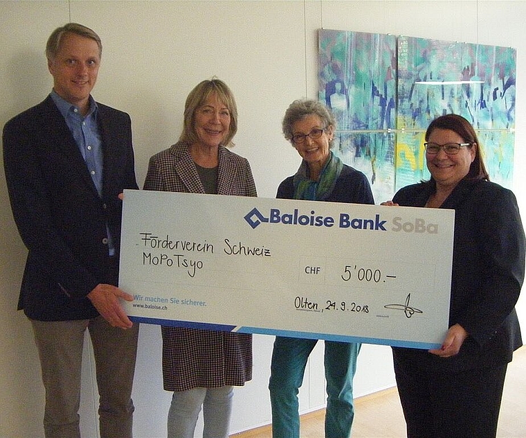(v.l.) Prof. Dr. med. Gottfried Rudofsky, Edith Neuenschwander, Dr. med. Madeleine Straumann alle Vorstandsmitglieder von «MoPoTsyo Schweiz» sowie Patricia Scussolin von der Baloise Bank SoBa AG. (Bild: ZVG)