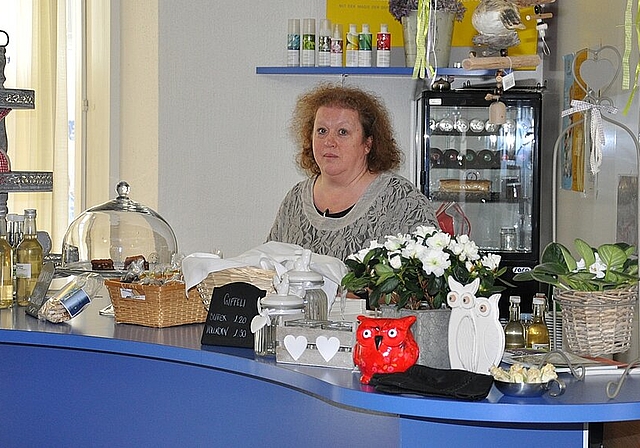 Edeltraud Mehrl im «Schatzkästli» im Demenzzentrum Olten. vwe)