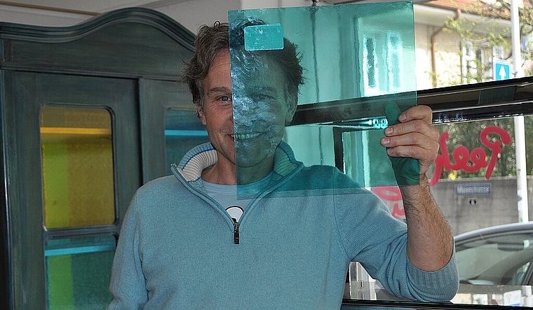 René Gasser ist von verschiedensten Materialien fasziniert: «Ich plane in Zukunft auch Projekte mit farbigem Glas.» vwe)