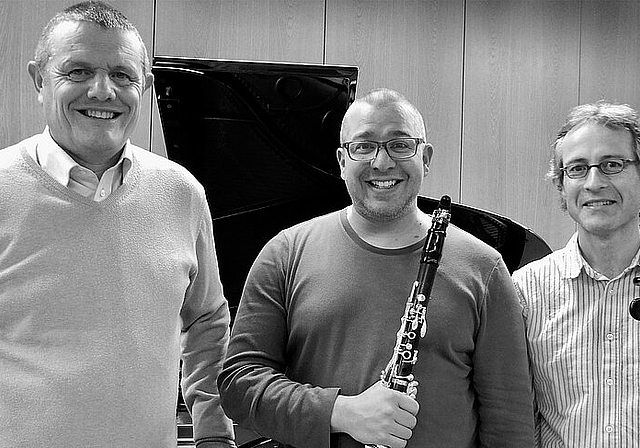 Das Trio (v.l.) Peter Hitz, Lukas Vogelsang und Stefan Thut spielt am kommenden Freitag Stücke von van Beethoven, Brahms und Rota in der Kanti Olten. (Bild: ZVG)