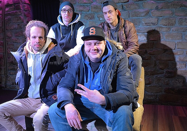 Wollen selbstbestimmte Musik: (v.v.l.) Patrick Bütschi, Sam Rudolf von Rohr, (h.v.l.) Dominic Tschanz und Lukas Steiner. (Bild: vwe)