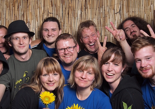 Das OK (hier auf einem Bild aus der letztjährigen Sommerkafi-Photo Booth) hat einstimmig entschieden, dass Sommerkafi in diesem Sommer aus finanziellen Gründen abzusagen. Die Ausgabe 2017 soll aber wieder stattfinden. (Bild: ZVG)