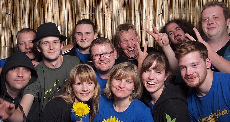 Das OK (hier auf einem Bild aus der letztjährigen Sommerkafi-Photo Booth) hat einstimmig entschieden, dass Sommerkafi in diesem Sommer aus finanziellen Gründen abzusagen. Die Ausgabe 2017 soll aber wieder stattfinden. (Bild: ZVG)
