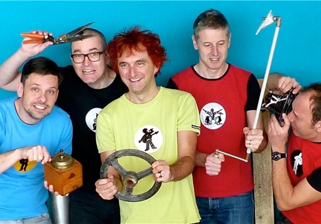 Christian Schenker und Grüüveli Tüüfeli spielen am Sonntag, 17. Dezember bereits zum 15. Mal ihr beliebtes Weihnachtskonzert in der Oltner Schützi. (Bild: ZVG)