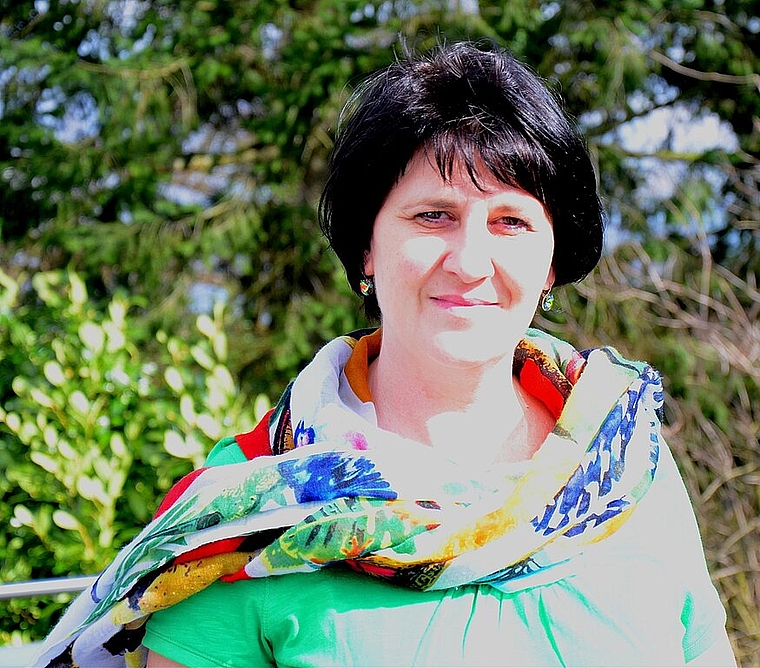 Sandra Canonica zieht sich immer bunt an, am liebsten noch mit einem ausserordentlich farbigen Schal als Accessoire. N. König)