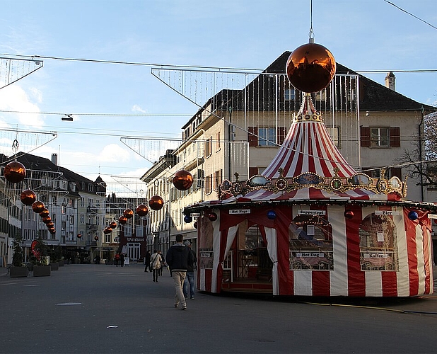 Nach der Überprüfung der Funktionstüchtigkeit ist Olten bereit für den Eröffnungsapéro am Freitag, 27. November beim Haupteingang des FHNW-Neubaus. (Bild: mim)
