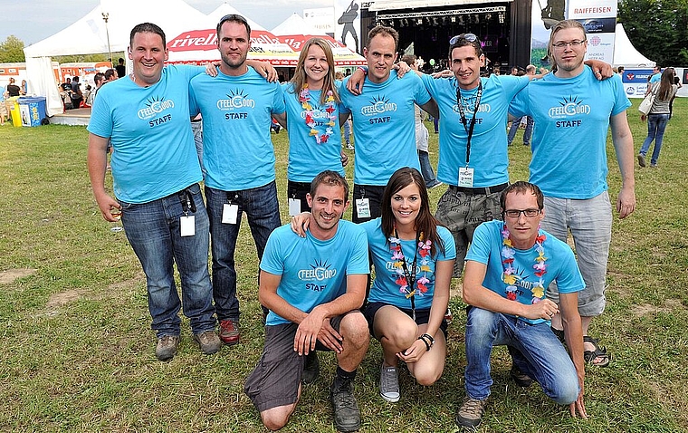 OK Feelgood Festival (v.l.h.): Andreas Widmer, Philipp Meier, Daniela Brunner, Martin Meier, Michael Hüsler und Oliver Steiner (OK bis 2014). (v.l.v.): Reto Meier, Katja Bärtschi (OK bis 2014) und Roger Brunner (es fehlt: Patrick Stampfli). (Bild: 