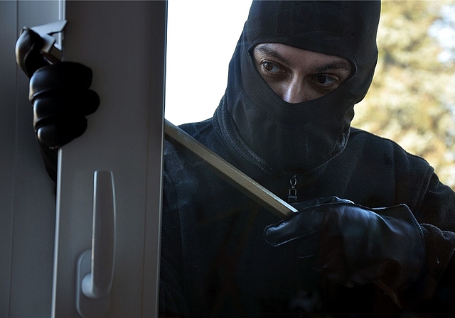 Durch richtiges Verhalten und geeignete Massnahmen lässt sich das Risiko reduzieren, Opfer eines Einbruchs zu werden. (Bild: Fotolia)