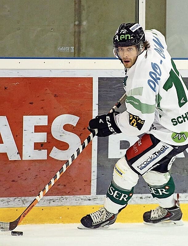 Jahrelang kannten die EHCO-Fans den Thaler Diego Schwarzenbach als flinken und treffsicheren Flügelstürmer in Grün-weiss oder Weiss-grün. (Bild: Archiv Hr. Aeschbacher)
