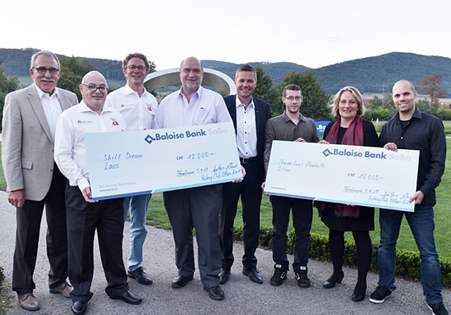 (v.l.) Urban Kiefer (OK-Präsident), Mario Barplan (Projektleiter skilldream), Markus Hauser (DG 2000, Initiant skilldream), Christoph Beer (Präsident skilldream), Adrian Studer (Bâloise Bank SoBa), Philipp Oberholzer sowie Franziska Sidler und Ema