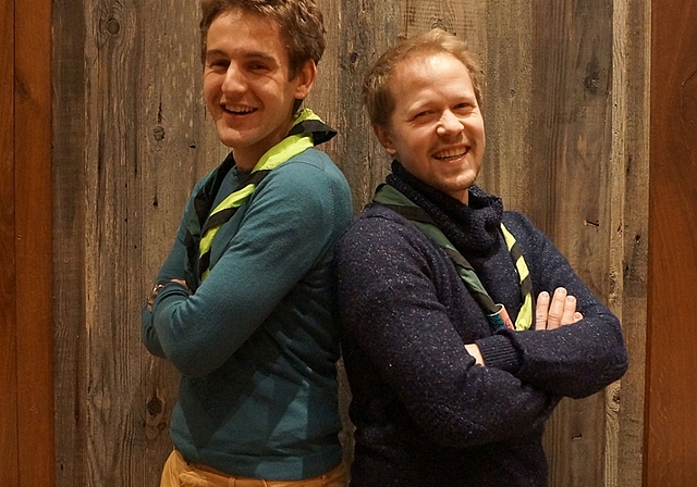 «Er ist ein hervorragender Nachfolger.» Der scheidende Abteilungsleiter der Pfadi Olten Mischa Kaspar alias Monti (r.) über Theo von Arx alias Chap. (Bild: F. Beidler)