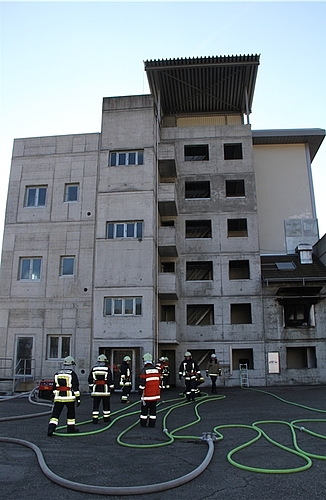 Das Pyrodrom bietet eine realitätsnahe Übungsfläche für die Feuerwehrleute.
