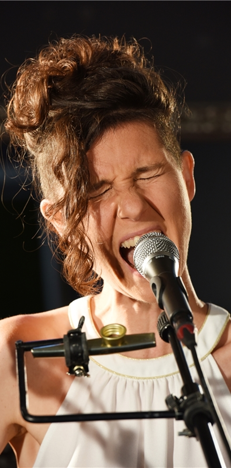 Songwriterin Syléna Vincent tritt am Neujahrsapéro auf. (Bild: Naomi Petcher)