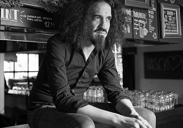 <em>Daniel Kissling</em>, Kulturschaffender und Barkeeper. (Bild: M. Isler)