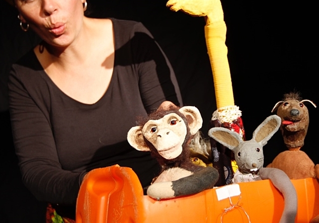 Das neue Figurentheaterstück «Frische Fische» des Figurentheaters «allerhand» von Simone Wyss ist ein Vergnügen für die ganze Familie. (Bild: ZVG)