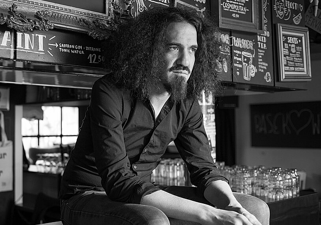 <em>Daniel Kissling</em>, Kulturschaffender und Barkeeper. (Bild: M. Isler)