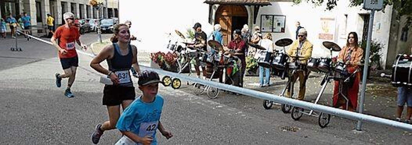Die Gugge-Müüs-Trimbach bringen Schwung in müde Beine.