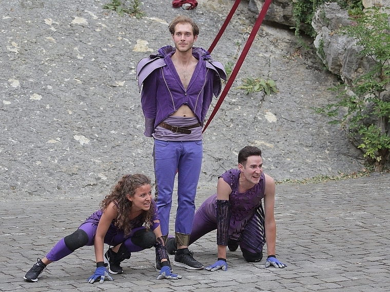 Von heute Abend bis Samstag, 1. September kann das Freilichttheater «Sommernachtstraum» im Schlosshof Niedergösgen genossen werden. (Bild: Dieter Graf)