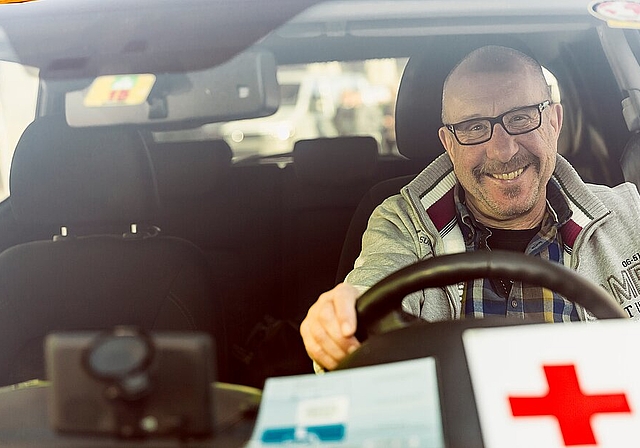 Der SRK-Fahrdienst Kanton Solothurn sucht nach Fahrerinnen und Fahrern ausserhalb der Risikogruppe. (Bild: ZVG)
