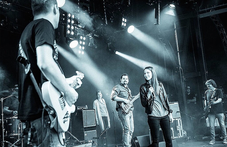 «Waldman and friends» im vergangenen Jahr am Feelgood Festival. Rechts Initiator Tobias Waldmann. (Bild: Lorenz Frey)
