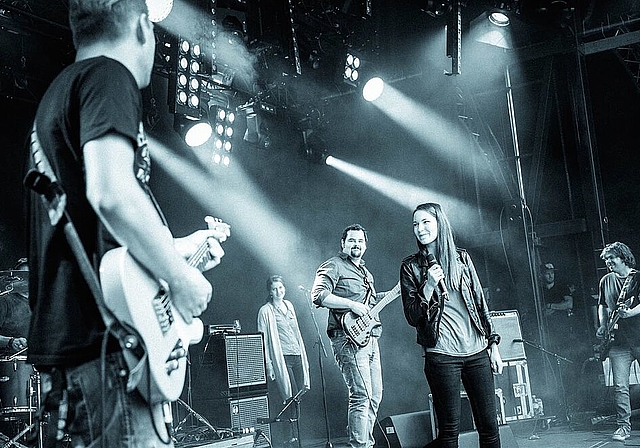 «Waldman and friends» im vergangenen Jahr am Feelgood Festival. Rechts Initiator Tobias Waldmann. (Bild: Lorenz Frey)