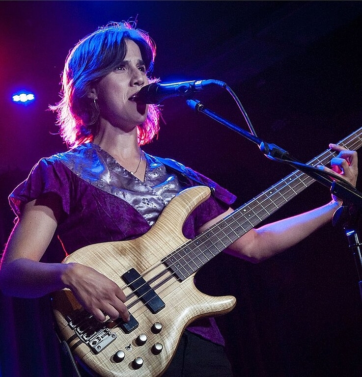 Die argentinische Musikerin Clara Cantore begeistert mit ihren eindrücklichen musikalischen Fähigkeiten und ihrer offenen Art jegliches Publikum. (Bild: ZVG)