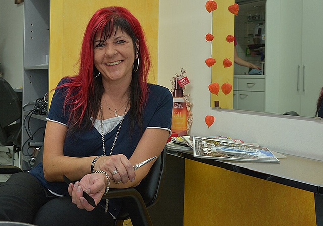 Anita Strebel dekoriert leidenschaftlich gerne. So hat sie auch ihren Salon grösstenteils eigenhändig gestaltet. (Bild: B. Beyeler)