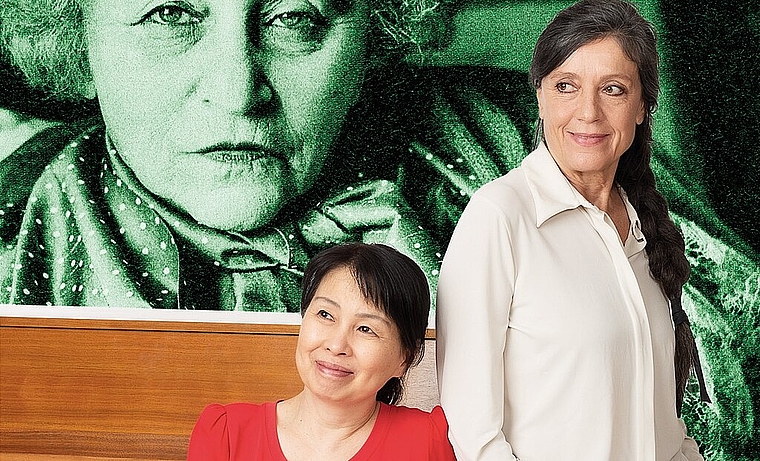 Graziella Rossi (r.) und Eriko Kagawa zeigen am Freitag und Samstag, 13. und 14. September «Colette – Tagebuch mit Klavier» im Theaterstudio Olten. (Bild: ZVG)