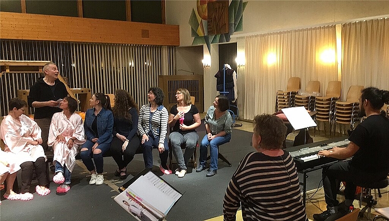 Seit Monaten probt die MG Konkordia Egerkingen intensiv für ihre vier Aufführungen des Musical-Klassikers «Kiss me Kate». (Bild: ZVG)