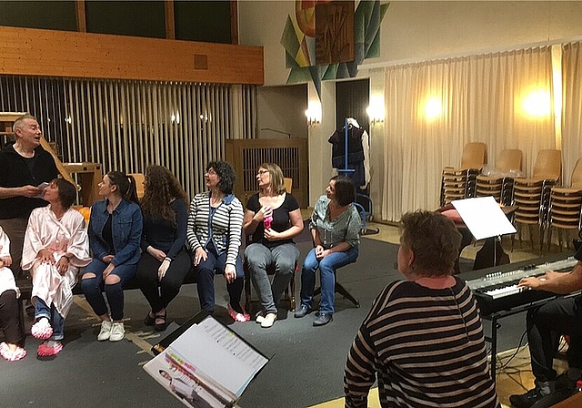 Seit Monaten probt die MG Konkordia Egerkingen intensiv für ihre vier Aufführungen des Musical-Klassikers «Kiss me Kate». (Bild: ZVG)