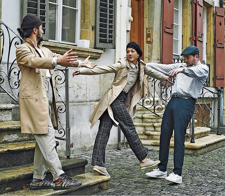 Cie. ChamploO – Branca Scheidegger, Rafael Smadja &amp; Dion Sur – mischen verschiedene Kunstformen. Ihr Tanzstück ist fröhlich, leicht und lustig. (Bild: Pierre-Benôit Querton)
