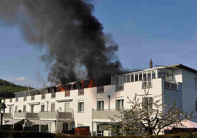 Der letztwöchige Wohnungsbrand in der Wangener Altmatt. (Bild: ZVG)